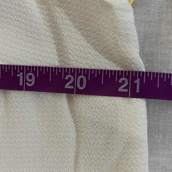 NWT CeCe Top size L - Picture 2 of 2